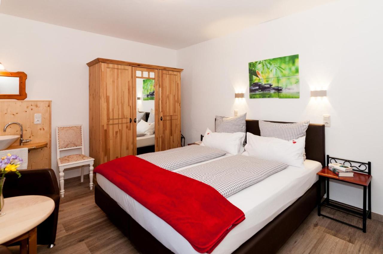 באיירישצל Hotel Effland Mit Innenpool Und Sauna 1 Stunde Zur Privatnutzung Pro Tag מראה חיצוני תמונה