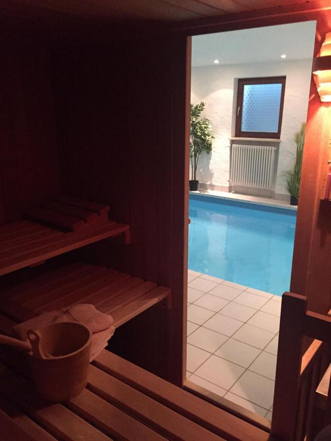 באיירישצל Hotel Effland Mit Innenpool Und Sauna 1 Stunde Zur Privatnutzung Pro Tag מראה חיצוני תמונה